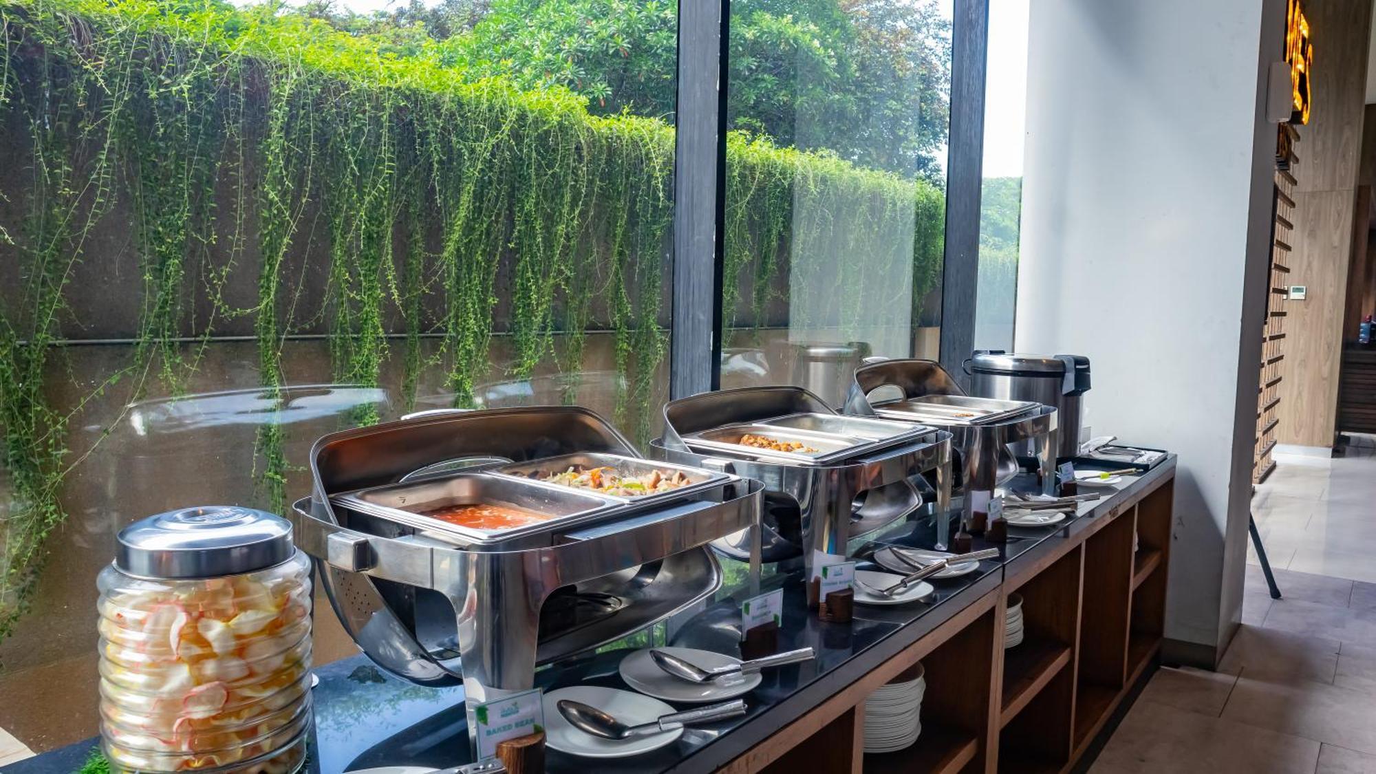 Hotel Ayola Lippo Cikarang Eksteriør bilde