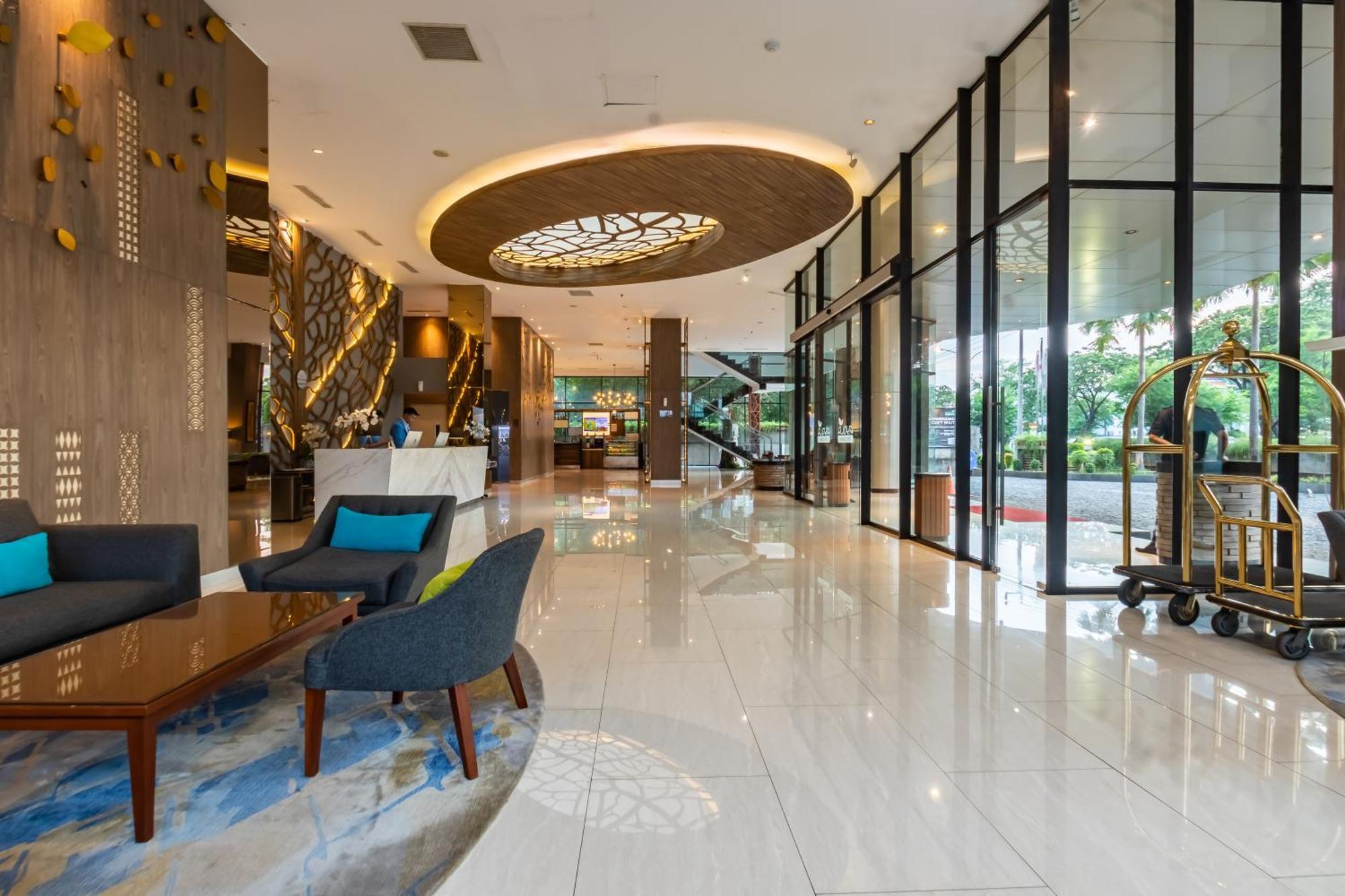 Hotel Ayola Lippo Cikarang Eksteriør bilde